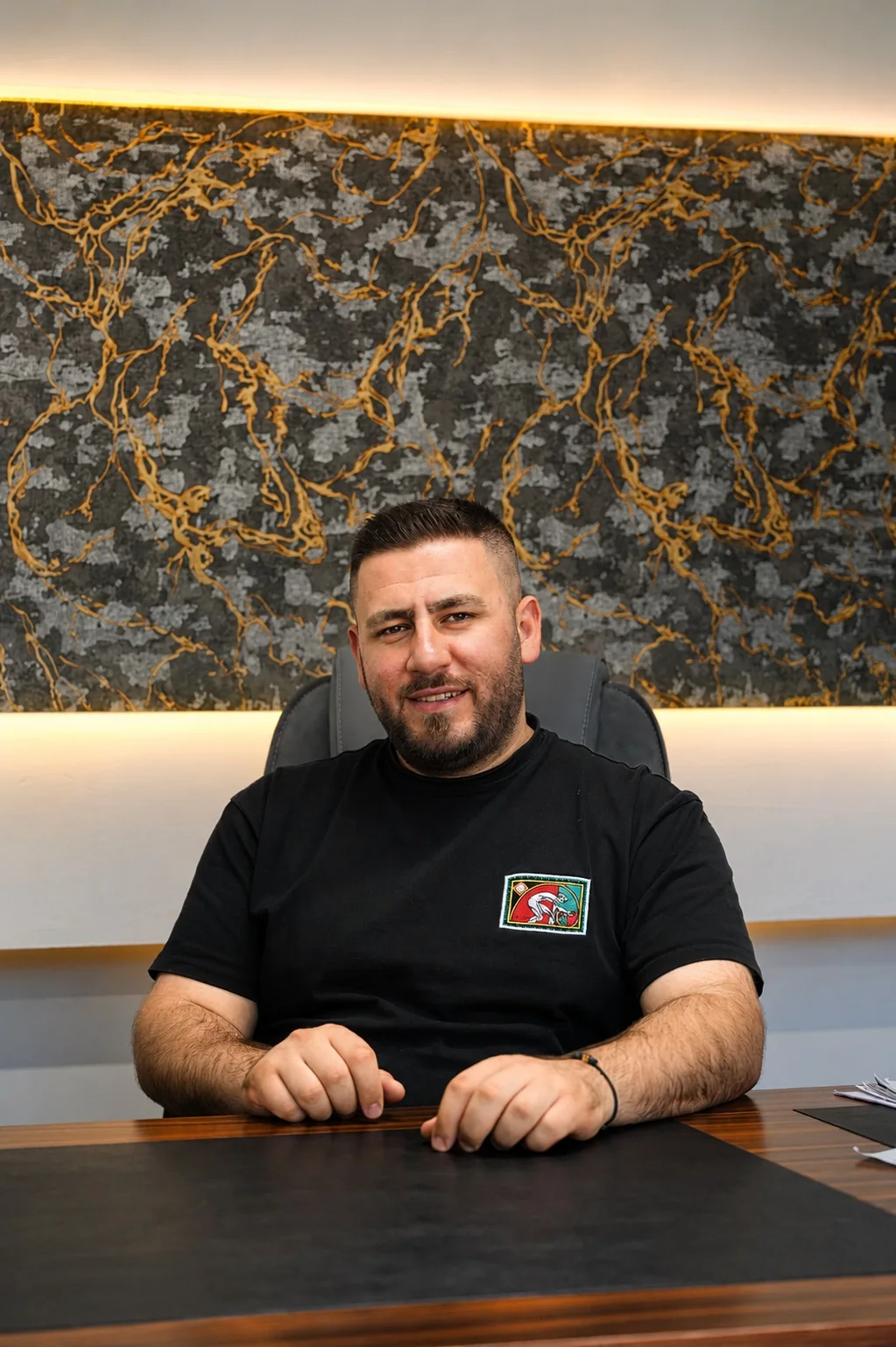 Mustafa Yılmaz, Kurucu Müdür ve İngilizce Öğretmeni
